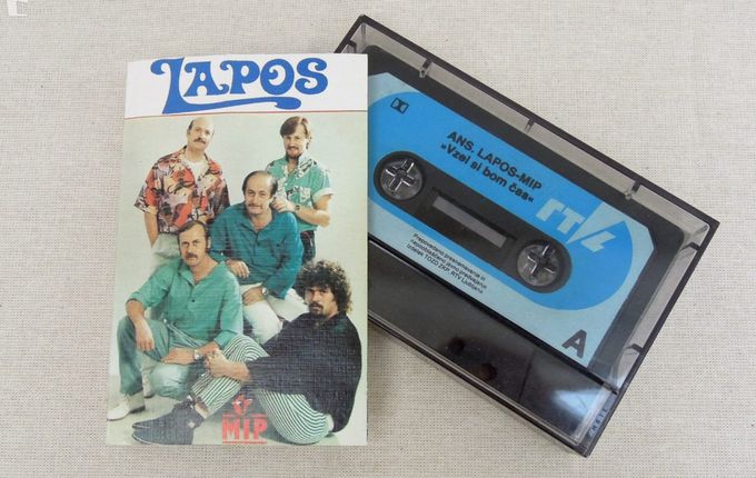 Skupina Lapos. Vir fotografije: Žarko Stanič, Lapos.  