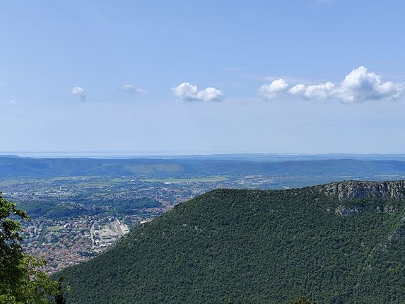 .  danes na istem mestu piše le še »Tito«. &copy;Foto: Blaž Kosovel