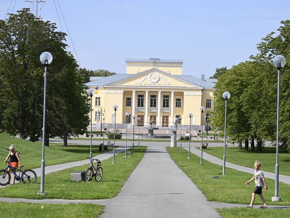 . The Kultuurikeskus (cultural centre) dating from 1952 was meticulously restored inside and out. &copy;Photo: Maarten Laupman