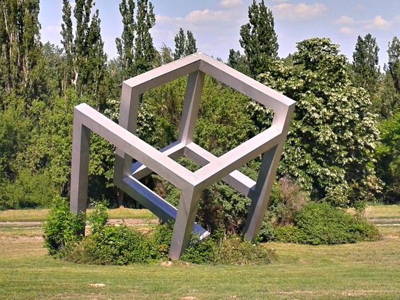 . Sculpture by György Buczkó (1979) in the Sculpture Park of the International Steel Sculpture Workshop and Symposium. &copy;Photo: Gyula Várnai