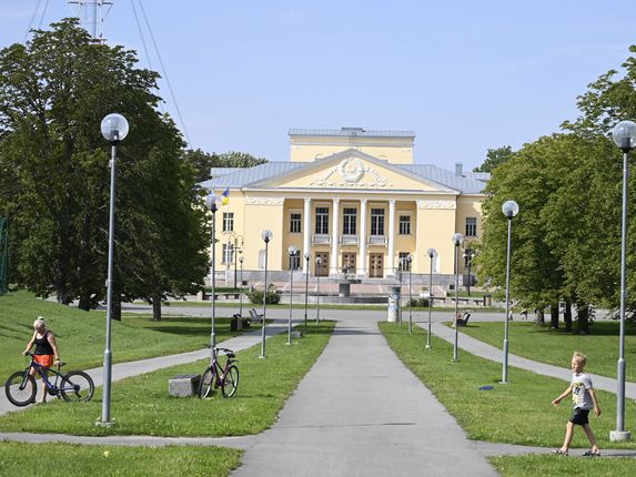 . The Kultuurikeskus (cultural centre) dating from 1952 was meticulously restored inside and out. &copy;Photo: Maarten Laupman