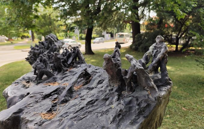 Spomenik graditeljem Nove Gorice.  