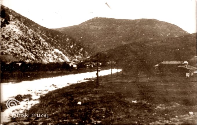.  &copy;Photo Pavšič, from the collection of the Goriški muzej Kromberk - Nova Gorica (Goriška museum).