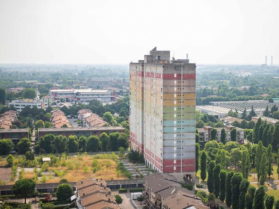. The Tintoretto tower, the twin of the Cimabue tower, before demolition. 