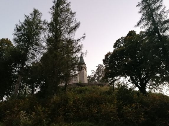 . Cerkev Antona Padovanskega na Lokvah. &copy;Foto: Blaž Kosovel