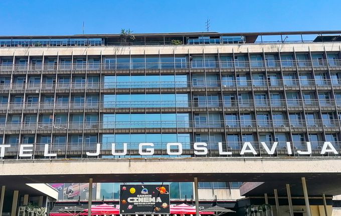 Novi Beograd, Jugoslavija (danes Srbija) .  