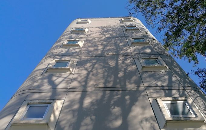 Nekdanja stavba banke danes. Foto: Blaž Kosovel .  