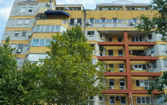 Novi Beograd, Jugoslavija (danes Srbija) .  